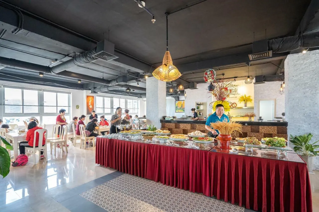 Jay Grand Hotel Danang 3*,